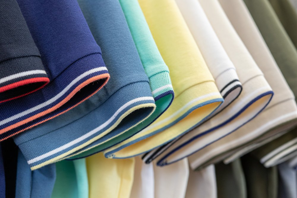 Close-up van Malfini polo's in verschillende kleuren